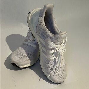 Adidas ultraboost 1.0 White (size 6)